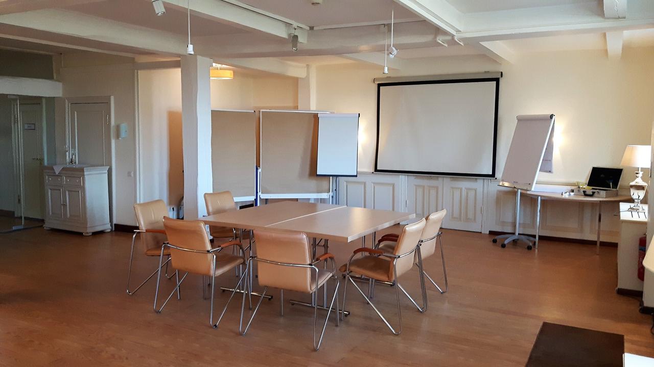 Landsitzhotel Und Seminarium Peterhof Hodorf Ngoại thất bức ảnh
