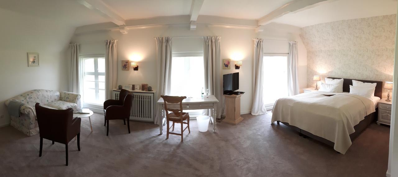 Landsitzhotel Und Seminarium Peterhof Hodorf Ngoại thất bức ảnh